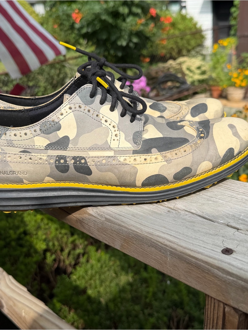 Cole Haan Camouflage Wing Oxford Golf Derby with Yellow Sole clean size 11